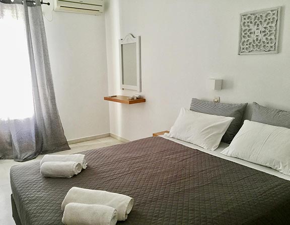 Δωμάτιο με διπλό κρεβάτι