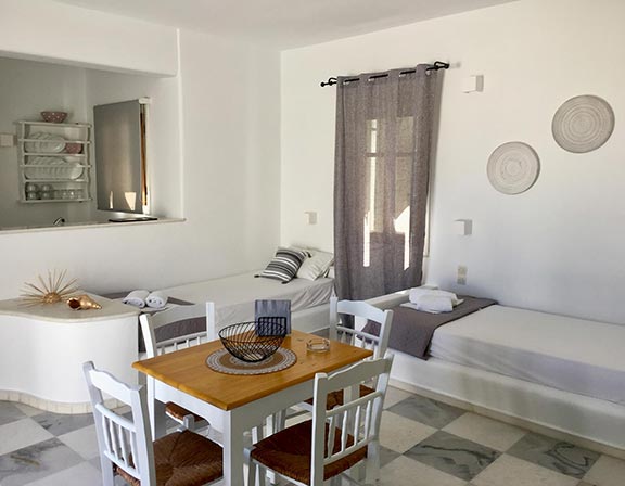 Καθιστικό και τραπέζι φαγητού