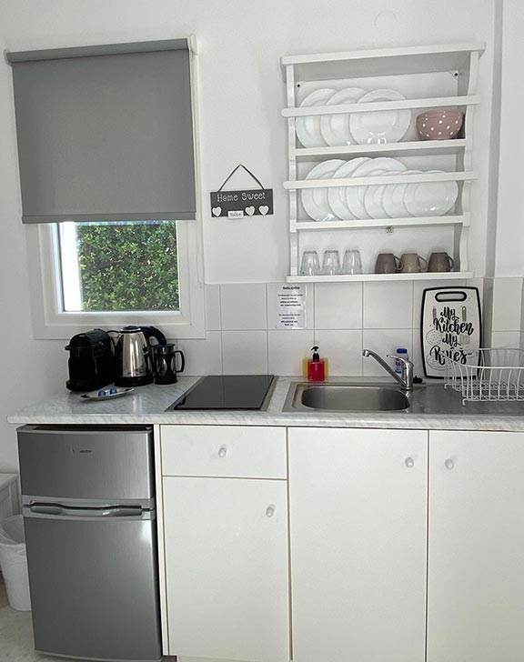 Πλήρως εξοπλισμένη κουζίνα στα superior studios